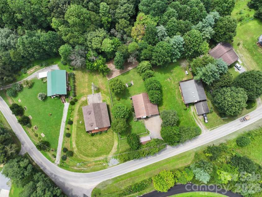 729 Joe Carver Road, Waynesville, NC 28785.  MLS# CAR4401487, YatesRealty ID 45518. 