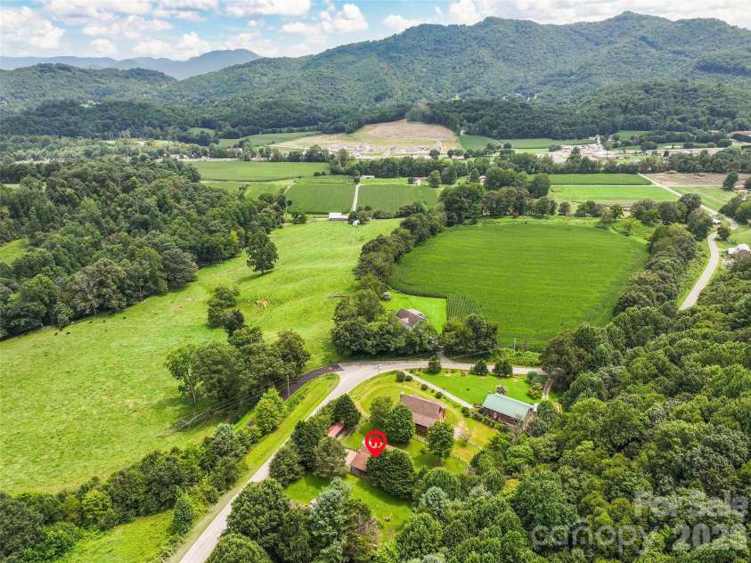 729 Joe Carver Road, Waynesville, NC 28785.  MLS# CAR4401487, YatesRealty ID 45518. 