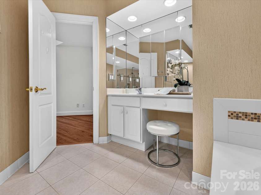 5719 Ballinard Lane, Charlotte, NC 28277.  MLS# CAR4400247, YatesRealty ID 45519. 