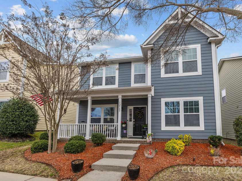 12545 Druids Glen Drive, Pineville, NC 28134.  MLS# CAR4234518, YatesRealty ID 4552. Great curb appeal!