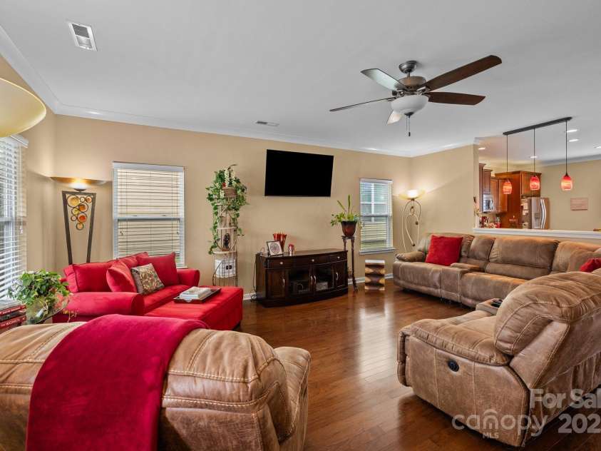 12545 Druids Glen Drive, Pineville, NC 28134.  MLS# CAR4234518, YatesRealty ID 4552. Living room