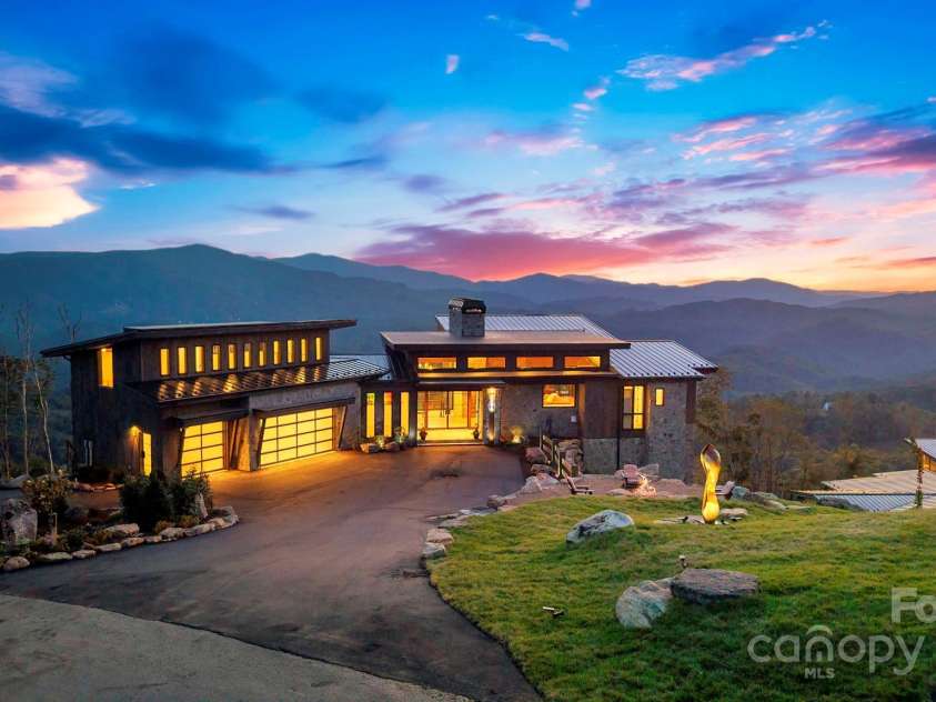 294 Silver Eagle Trail, Banner Elk, NC 28604.  MLS# CAR4321474, YatesRealty ID 4552. 