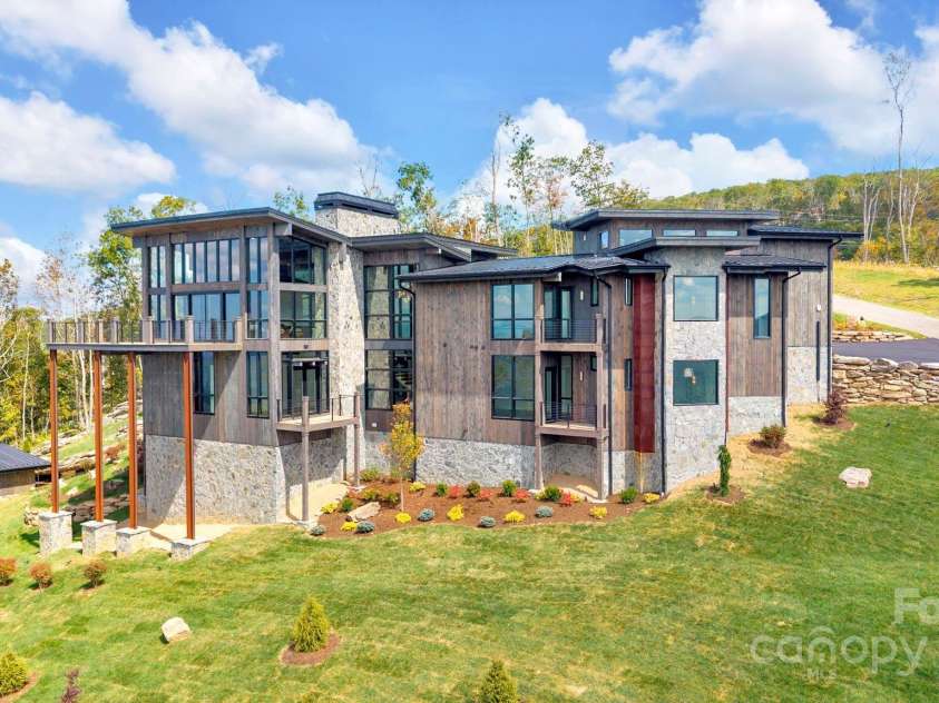 294 Silver Eagle Trail, Banner Elk, NC 28604.  MLS# CAR4321474, YatesRealty ID 4552. 