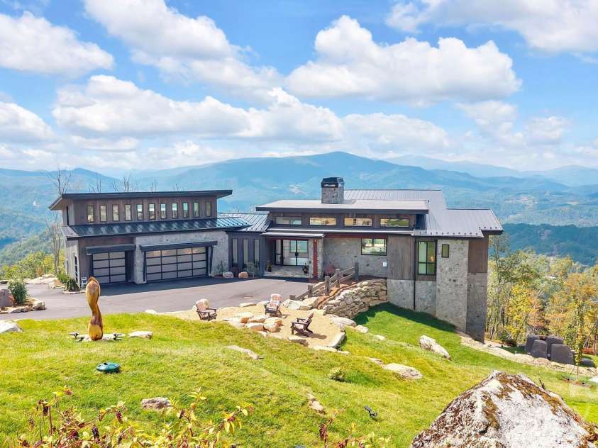 294 Silver Eagle Trail, Banner Elk, NC 28604.  MLS# CAR4321474, YatesRealty ID 4552. 