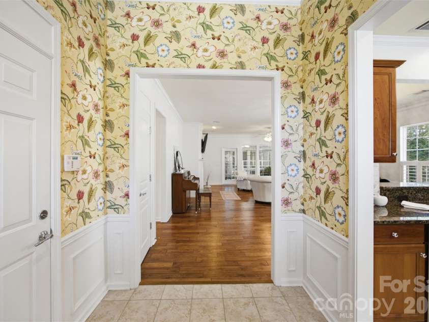 27071 Sanderling Court, Fort Mill, SC 29707.  MLS# CAR4396997, YatesRealty ID 45520. Entryway