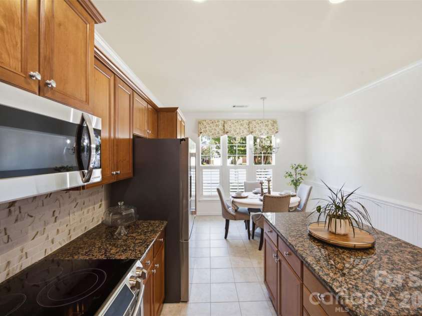 27071 Sanderling Court, Fort Mill, SC 29707.  MLS# CAR4396997, YatesRealty ID 45520. Kitchen