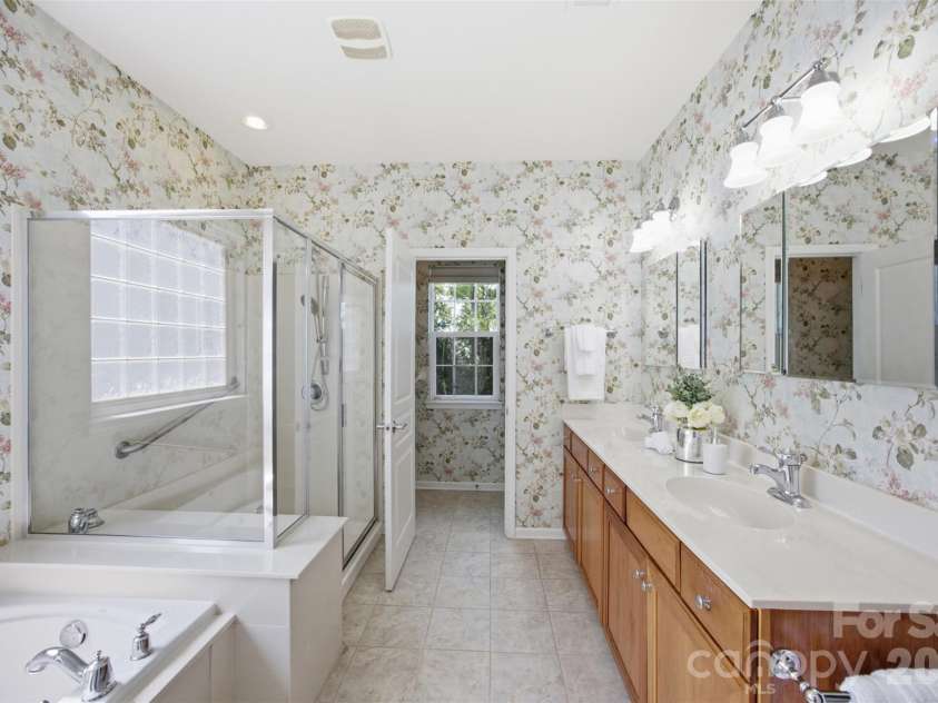 27071 Sanderling Court, Fort Mill, SC 29707.  MLS# CAR4396997, YatesRealty ID 45520. Primary Bathroom