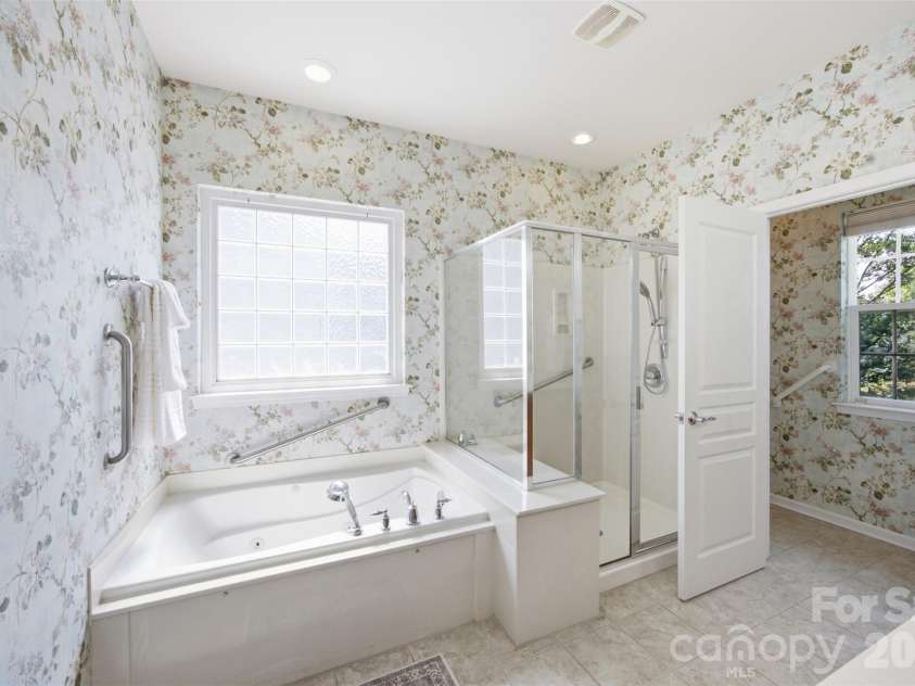 27071 Sanderling Court, Fort Mill, SC 29707.  MLS# CAR4396997, YatesRealty ID 45520. Primary Bathroom