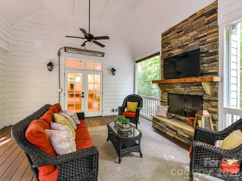 9417 White Hemlock Lane, Charlotte, NC 28270.  MLS# CAR4407608, YatesRealty ID 45522. 