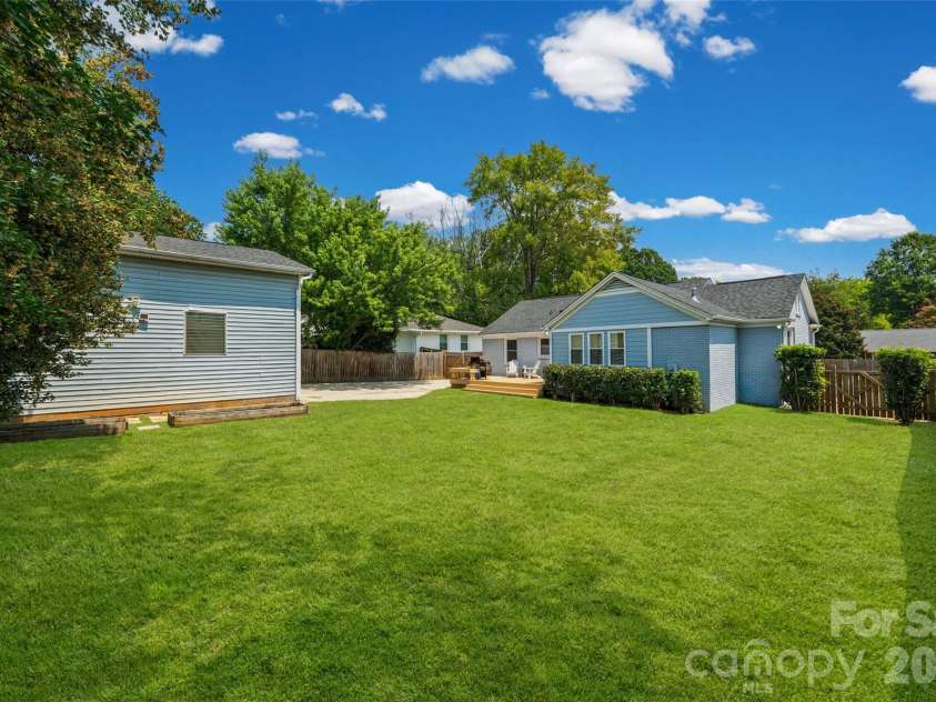 5300 Milford Road, Charlotte, NC 28210.  MLS# CAR4402604, YatesRealty ID 45523. 