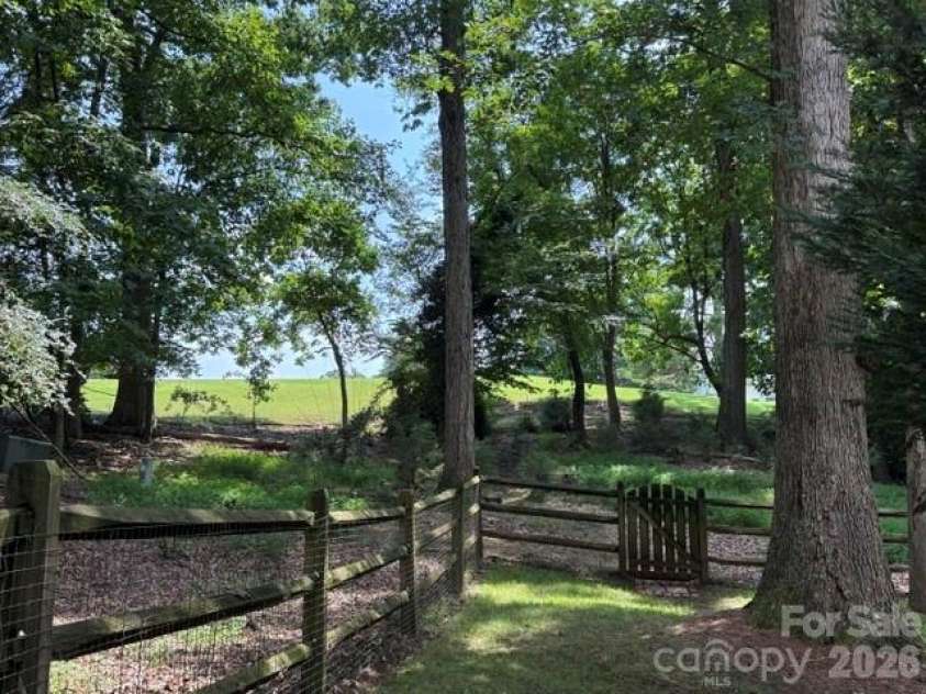 9424 Fairway Ridge Road, Charlotte, NC 28277.  MLS# CAR4414404, YatesRealty ID 45524. 