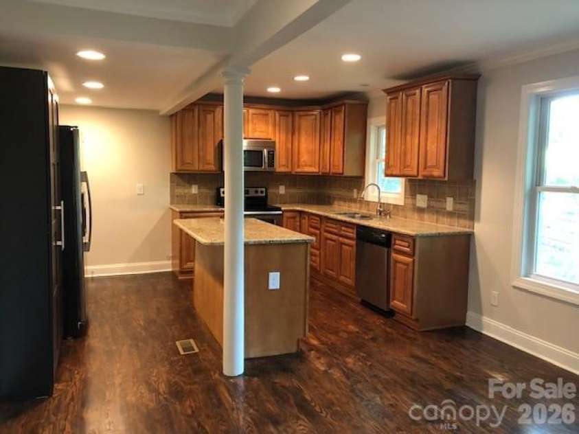 9424 Fairway Ridge Road, Charlotte, NC 28277.  MLS# CAR4414404, YatesRealty ID 45524. 