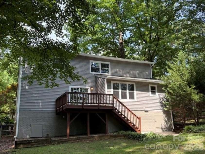 9424 Fairway Ridge Road, Charlotte, NC 28277.  MLS# CAR4414404, YatesRealty ID 45524. 