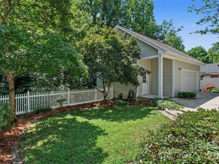 2440 Commons Court, Fort Mill, SC 29708.  MLS# CAR4415016, YatesRealty ID 45525. 