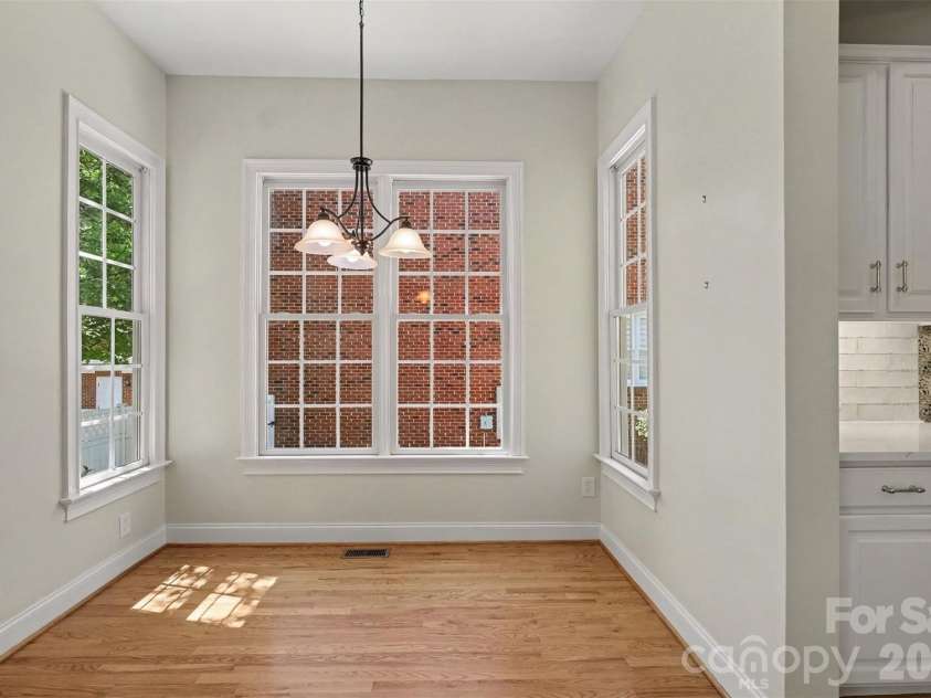 2440 Commons Court, Fort Mill, SC 29708.  MLS# CAR4415016, YatesRealty ID 45525. Breakfast Nook