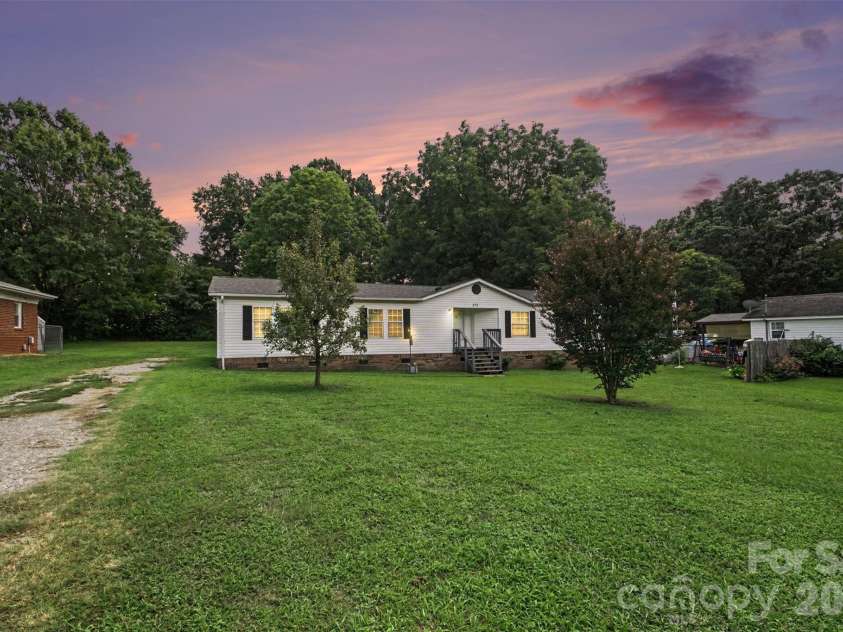 373 Laney Street, Concord, NC 28027.  MLS# CAR4416123, YatesRealty ID 45526. 