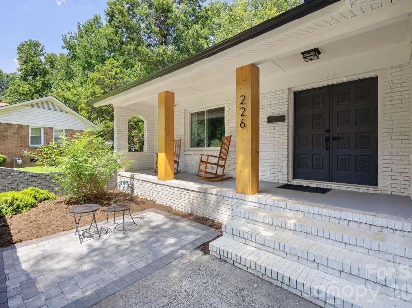 226 Vickery Drive, Charlotte, NC 28215.  MLS# CAR4415894, YatesRealty ID 45528. 