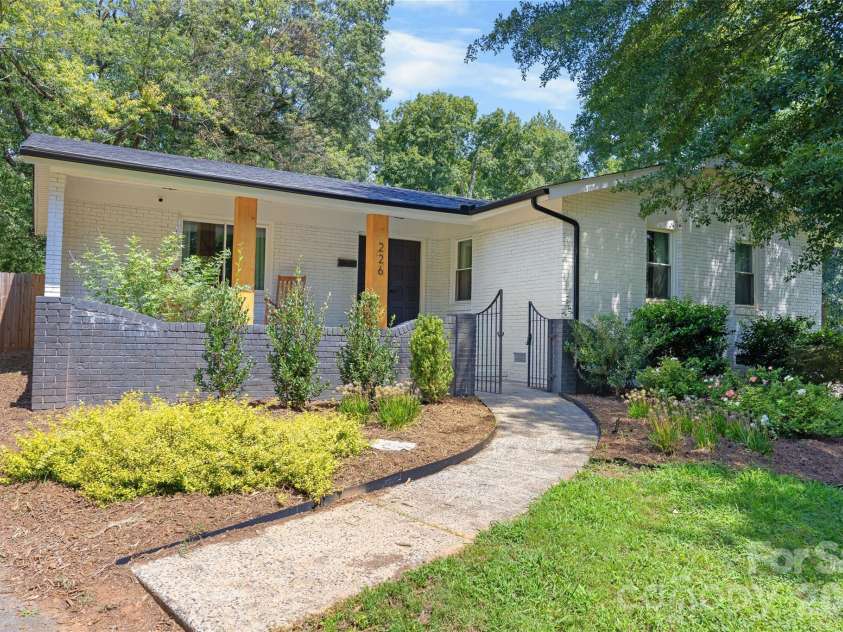226 Vickery Drive, Charlotte, NC 28215.  MLS# CAR4415894, YatesRealty ID 45528. 