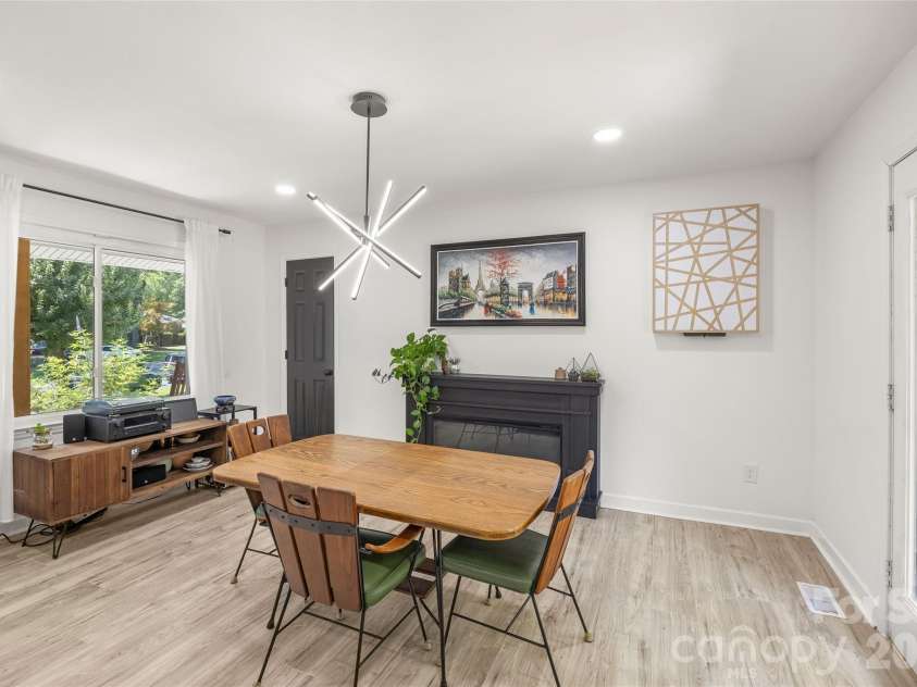 226 Vickery Drive, Charlotte, NC 28215.  MLS# CAR4415894, YatesRealty ID 45528. 