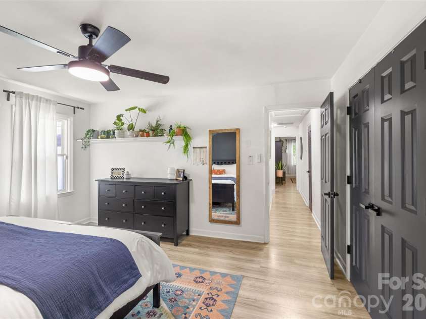 226 Vickery Drive, Charlotte, NC 28215.  MLS# CAR4415894, YatesRealty ID 45528. 