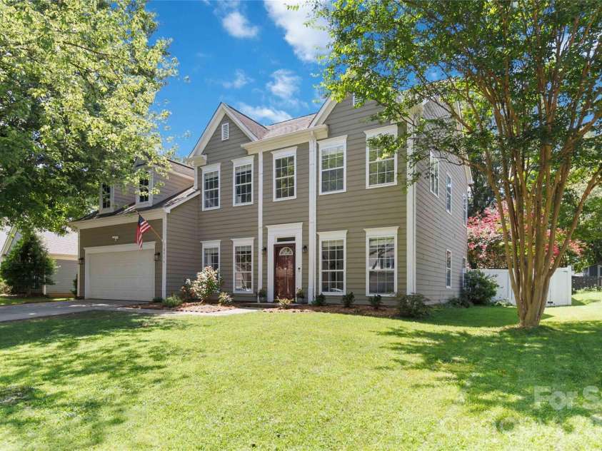8914 Raven Park Drive, Charlotte, NC 28216.  MLS# CAR4413312, YatesRealty ID 45529. 