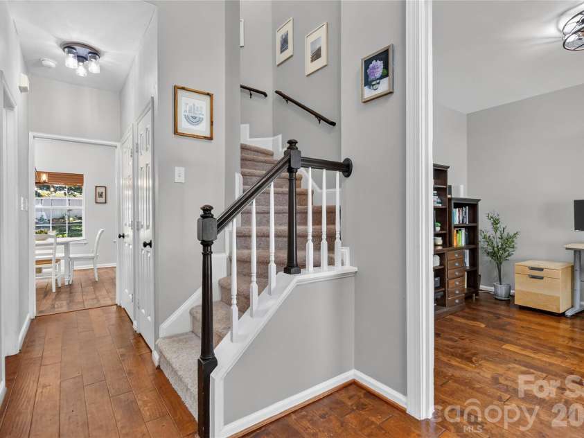 8914 Raven Park Drive, Charlotte, NC 28216.  MLS# CAR4413312, YatesRealty ID 45529. 