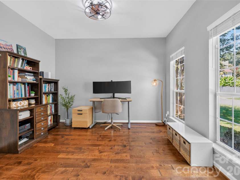 8914 Raven Park Drive, Charlotte, NC 28216.  MLS# CAR4413312, YatesRealty ID 45529. 
