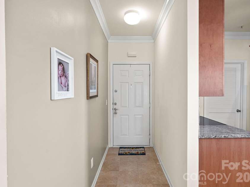 18742 Nautical Drive, Cornelius, NC 28031.  MLS# CAR4343939, YatesRealty ID 4553. Entry hall