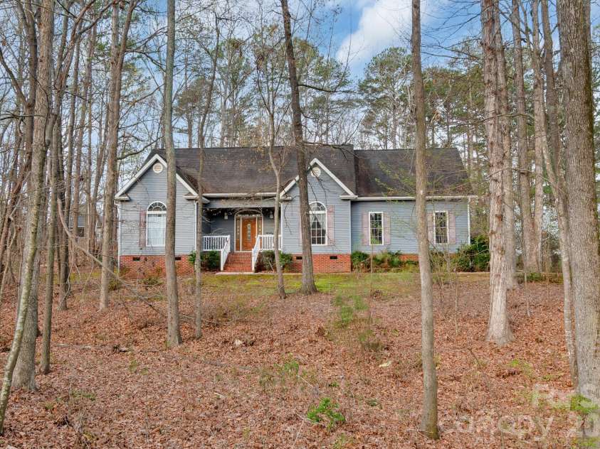 722 Canterbury Drive, Lancaster, SC 29720.  MLS# CAR4349697, YatesRealty ID 4553. 