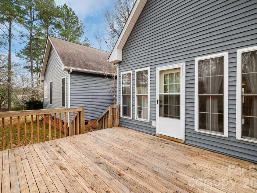 722 Canterbury Drive, Lancaster, SC 29720.  MLS# CAR4349697, YatesRealty ID 4553. 
