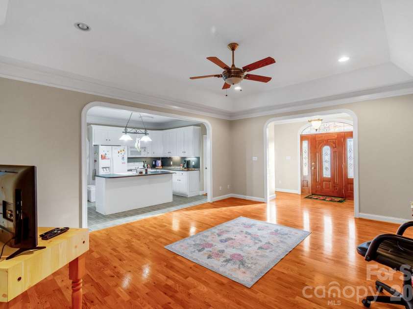 722 Canterbury Drive, Lancaster, SC 29720.  MLS# CAR4349697, YatesRealty ID 4553. 