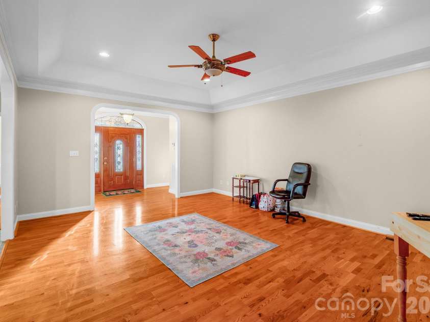 722 Canterbury Drive, Lancaster, SC 29720.  MLS# CAR4349697, YatesRealty ID 4553. 