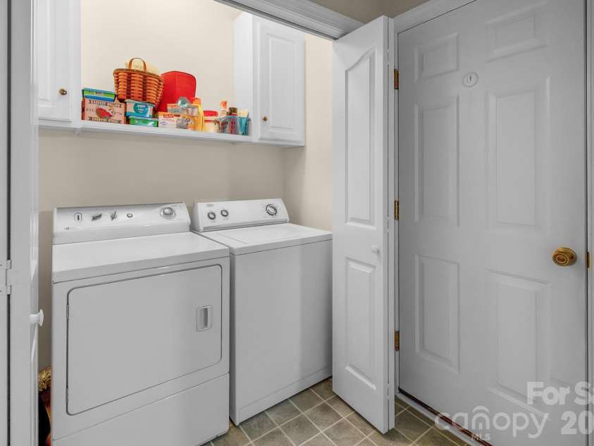 722 Canterbury Drive, Lancaster, SC 29720.  MLS# CAR4349697, YatesRealty ID 4553. 