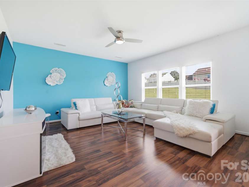 1991 Clear Brook Drive, Kannapolis, NC 28083.  MLS# CAR4416279, YatesRealty ID 45530. Family room