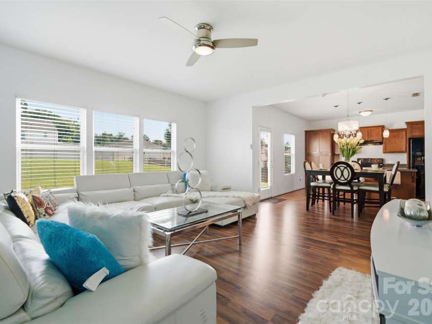 1991 Clear Brook Drive, Kannapolis, NC 28083.  MLS# CAR4416279, YatesRealty ID 45530. Family room/eat in kitchen
