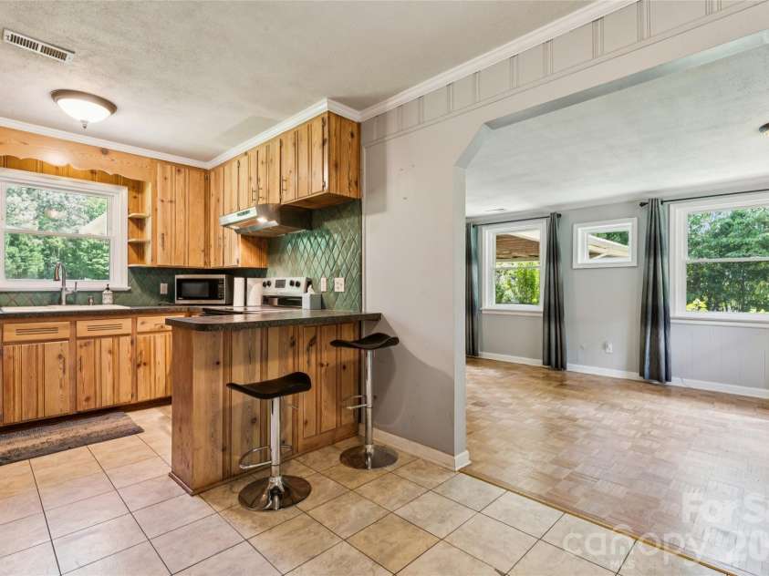 2305 Williams Road, Matthews, NC 28105.  MLS# CAR4416208, YatesRealty ID 45531. 