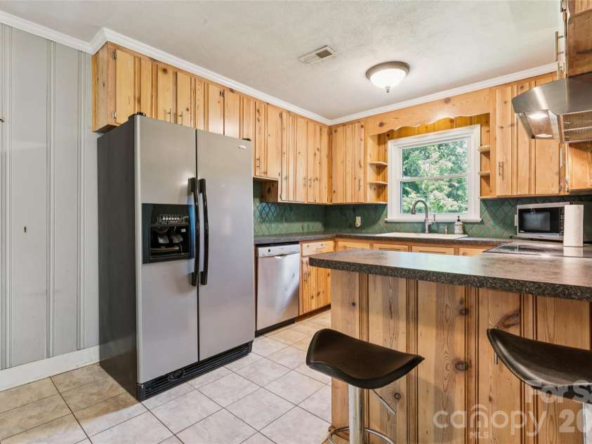 2305 Williams Road, Matthews, NC 28105.  MLS# CAR4416208, YatesRealty ID 45531. 