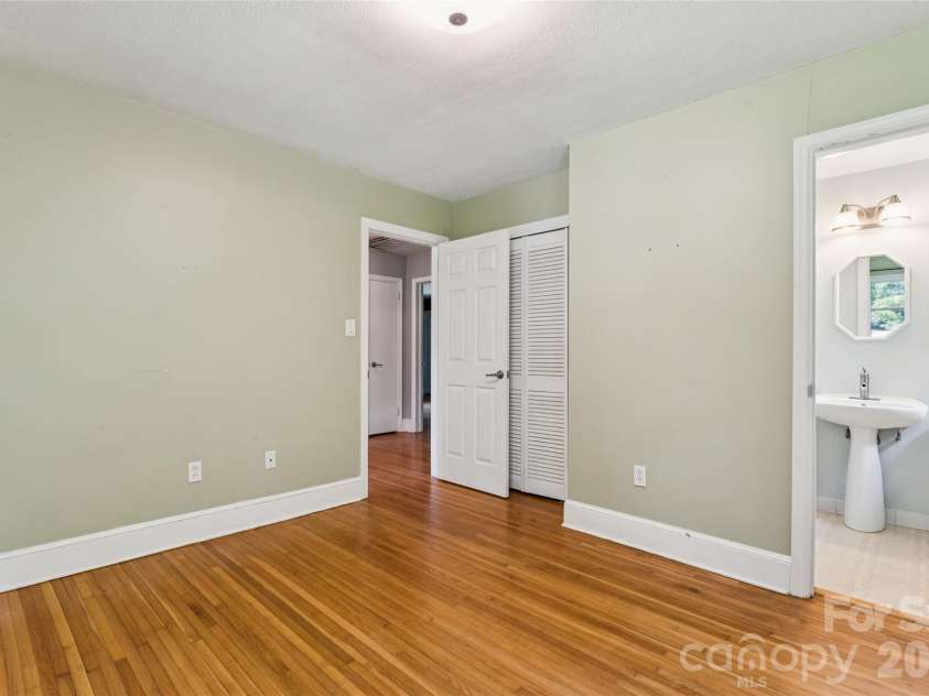 2305 Williams Road, Matthews, NC 28105.  MLS# CAR4416208, YatesRealty ID 45531. 