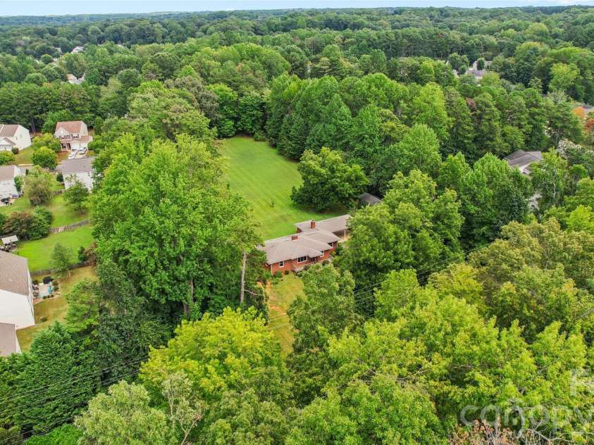 2305 Williams Road, Matthews, NC 28105.  MLS# CAR4416208, YatesRealty ID 45531. 