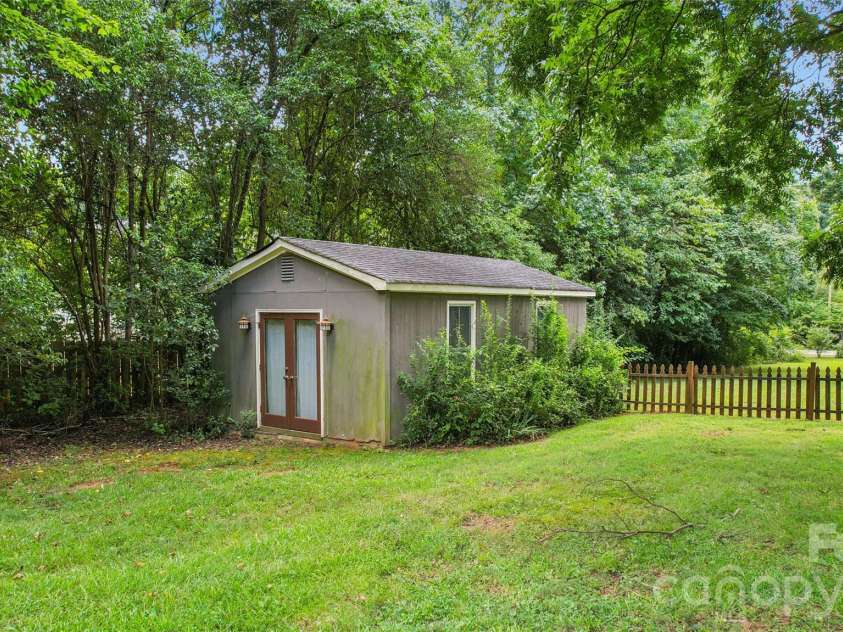 2305 Williams Road, Matthews, NC 28105.  MLS# CAR4416208, YatesRealty ID 45531. Blank Canvas Space