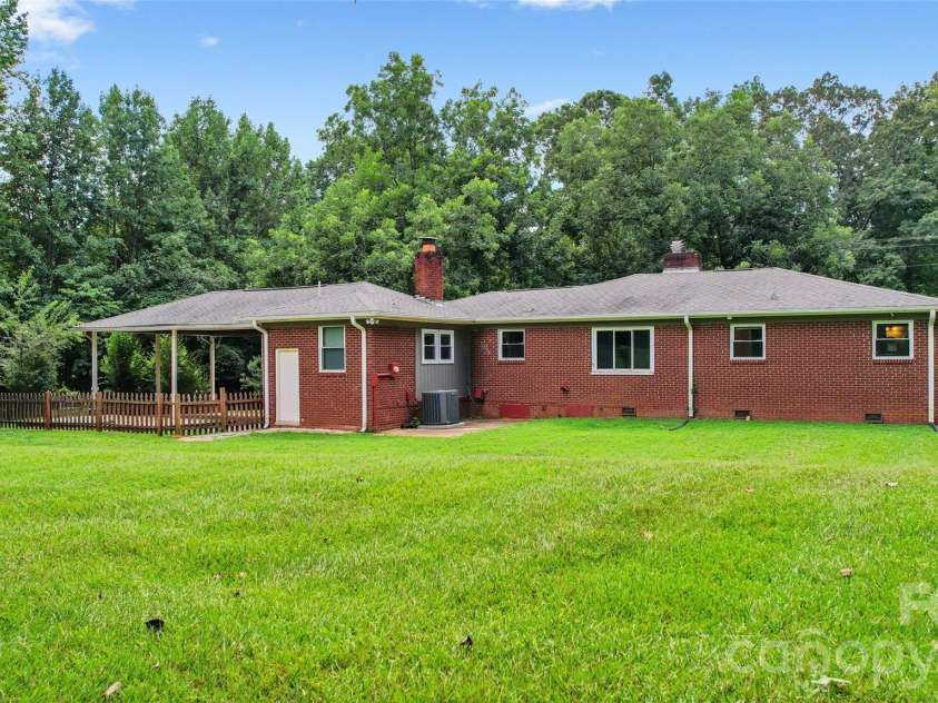 2305 Williams Road, Matthews, NC 28105.  MLS# CAR4416208, YatesRealty ID 45531. Fenced yard