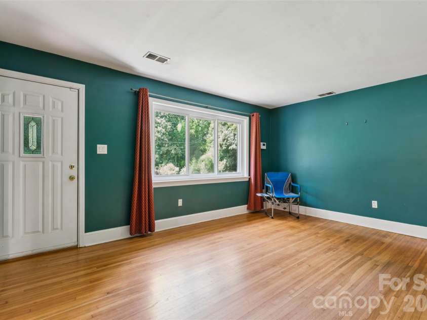 2305 Williams Road, Matthews, NC 28105.  MLS# CAR4416208, YatesRealty ID 45531. Living Room
