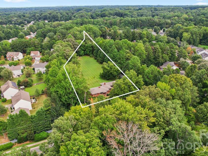 2305 Williams Road, Matthews, NC 28105.  MLS# CAR4416208, YatesRealty ID 45531. Property Overview