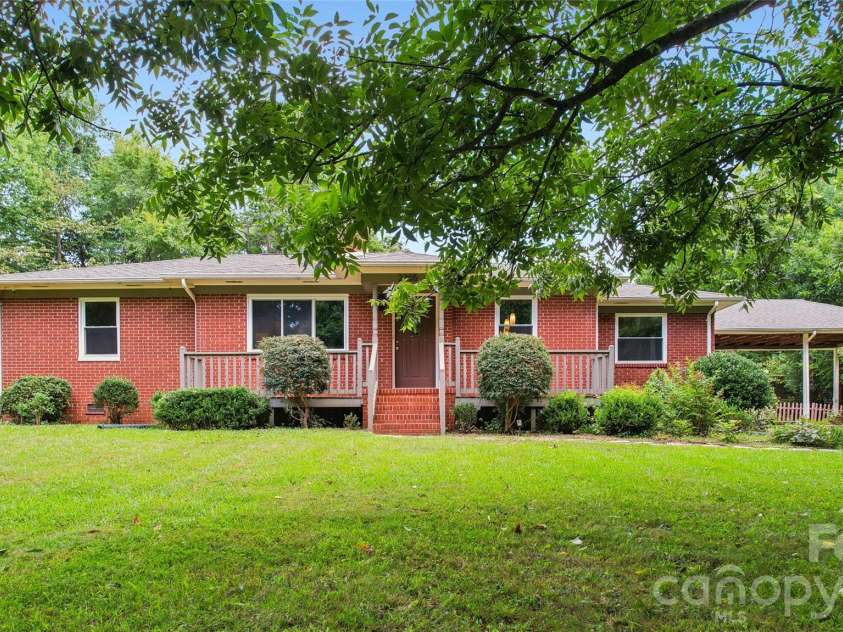 2305 Williams Road, Matthews, NC 28105.  MLS# CAR4416208, YatesRealty ID 45531. Welcome Home
