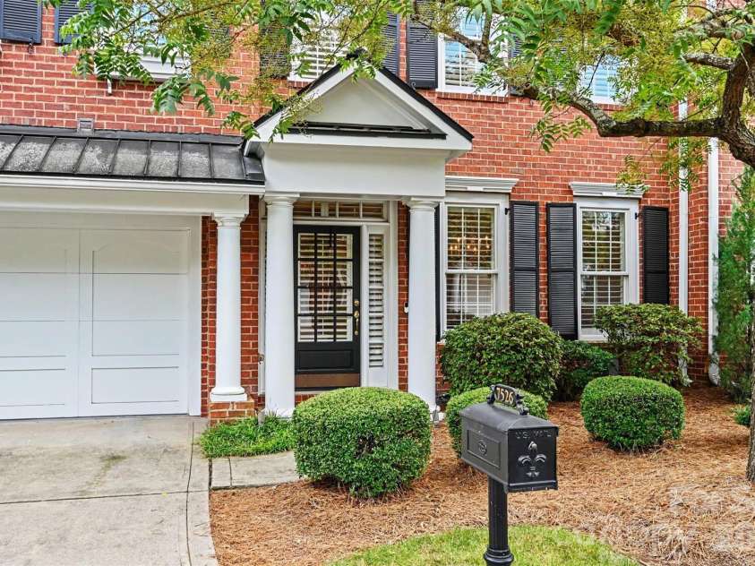 7526 Bluestar Lane, Charlotte, NC 28226.  MLS# CAR4415270, YatesRealty ID 45532. 