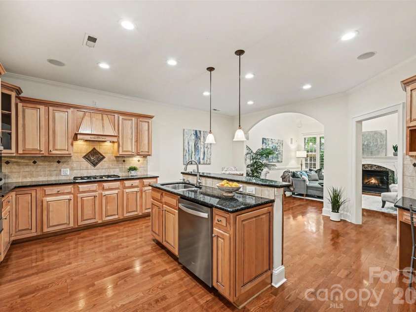 7526 Bluestar Lane, Charlotte, NC 28226.  MLS# CAR4415270, YatesRealty ID 45532. 