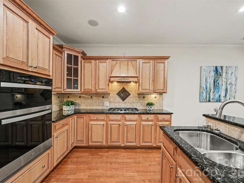 7526 Bluestar Lane, Charlotte, NC 28226.  MLS# CAR4415270, YatesRealty ID 45532. 