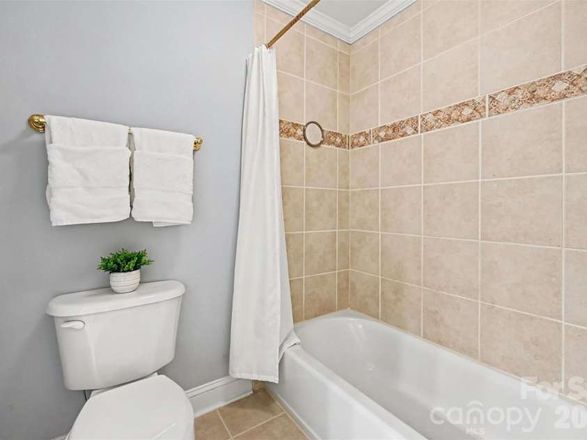 7526 Bluestar Lane, Charlotte, NC 28226.  MLS# CAR4415270, YatesRealty ID 45532. 