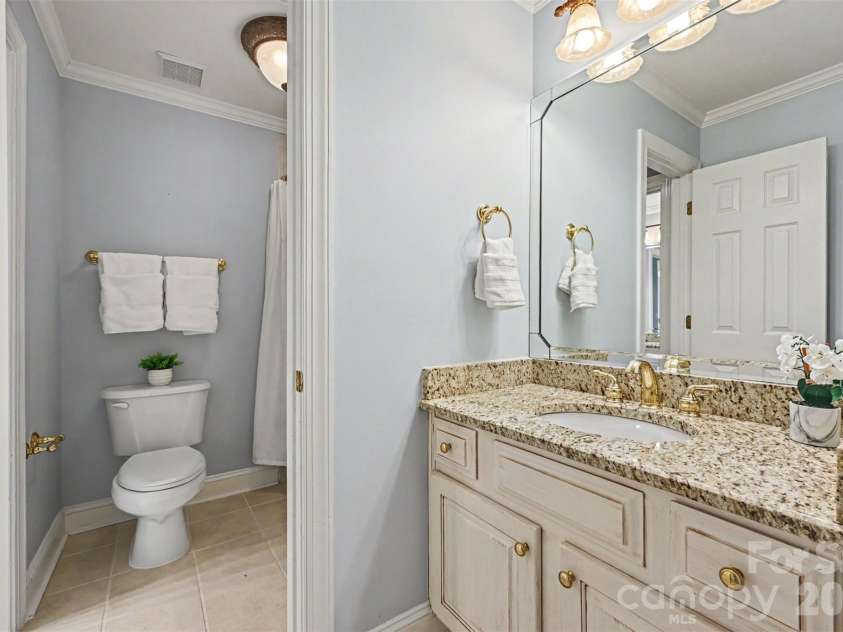 7526 Bluestar Lane, Charlotte, NC 28226.  MLS# CAR4415270, YatesRealty ID 45532. 