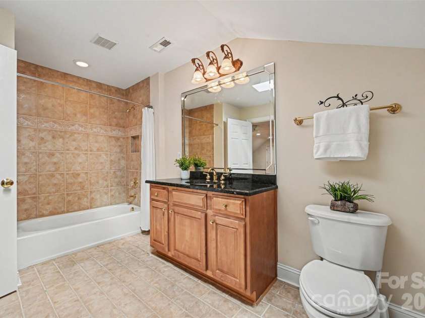 7526 Bluestar Lane, Charlotte, NC 28226.  MLS# CAR4415270, YatesRealty ID 45532. 